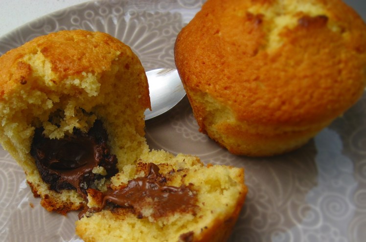 Bizcochones de almendra rellenos de Nocilla2