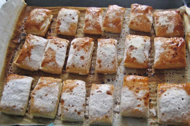 Milhojas con crema de limon y fruta