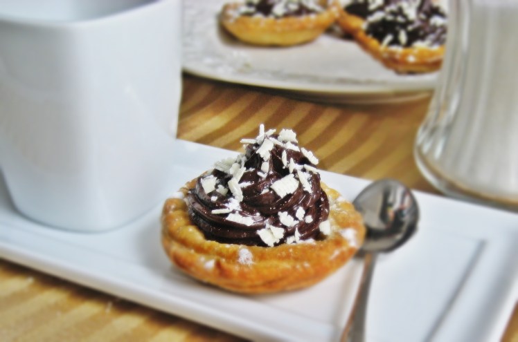 Tartaletas de hojaldre y chocolate