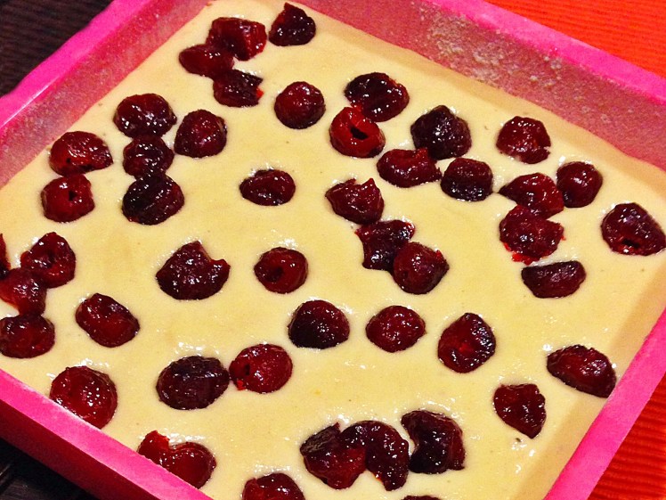 Bizcocho saludable de cerezas y manzana 2