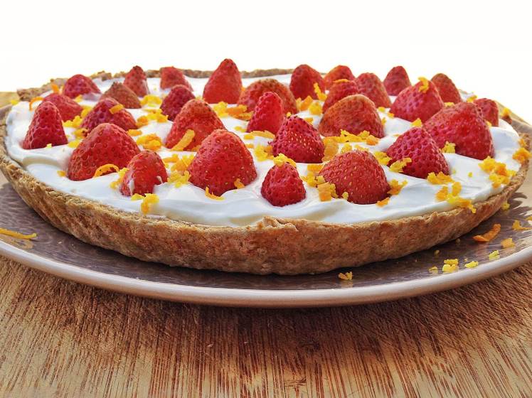 Tarta de fresas, naranja y limón